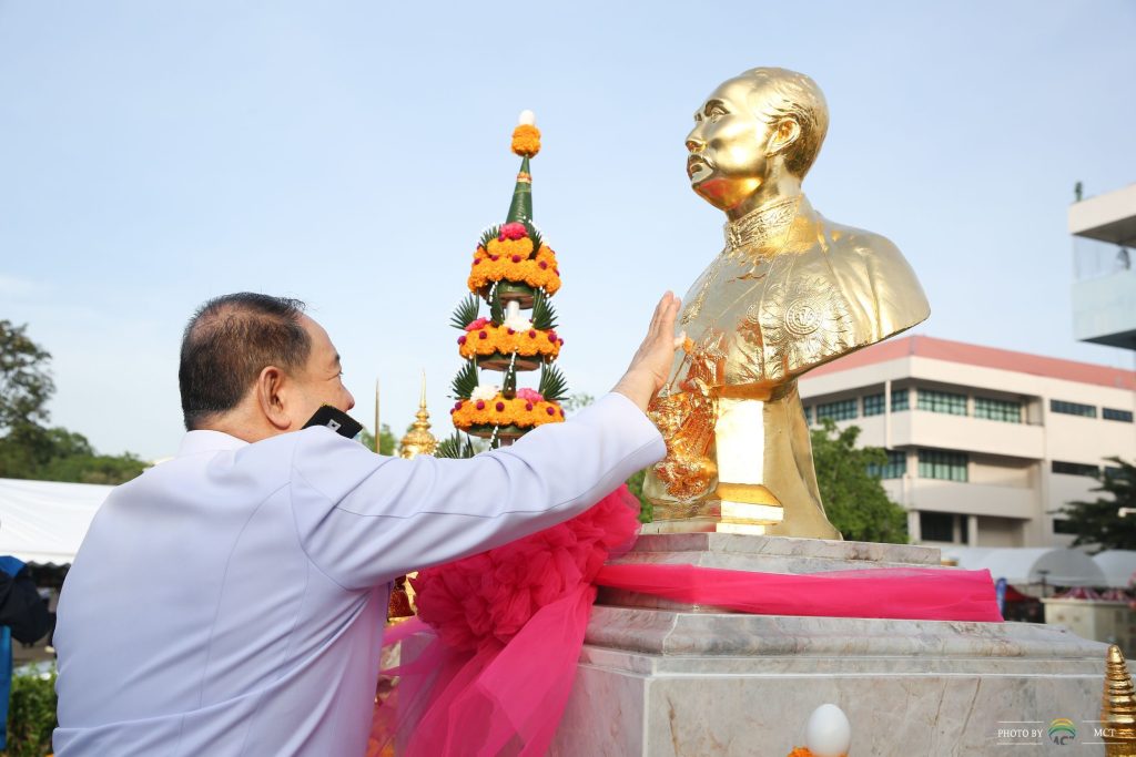 พิธีบวงสรวงสิ่งศักดิ์สิทธิ์ประจำ มทร.ธัญบุรี ก่อนวันซ้อมใหญ่ พิธีพระราชทานปริญญาบัตร ครั้งที่ 39 (อัลบั้ม 1)